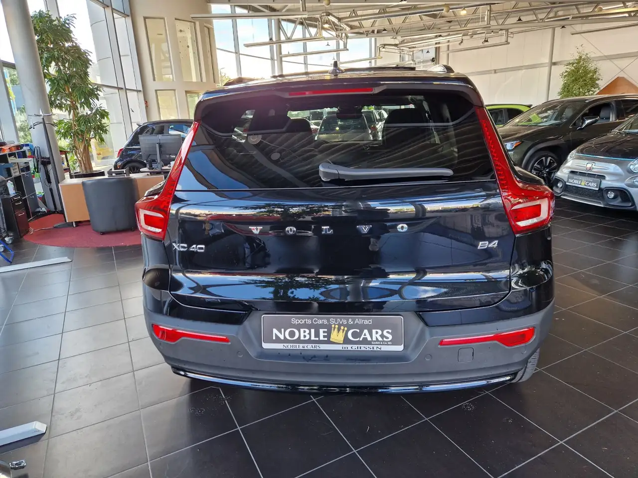 Volvo XC40 Ultra Dark PANO AHK H/K 360° — Vehicle gallery 6