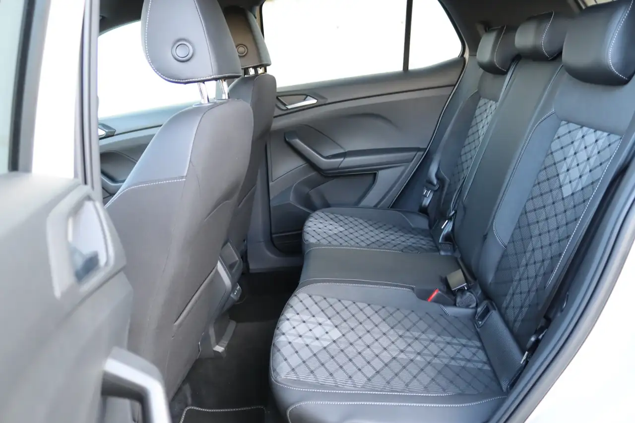 Volkswagen T-Cross 1.5 TSI DSG R-Line AHK Kamera — Vehicle gallery 15