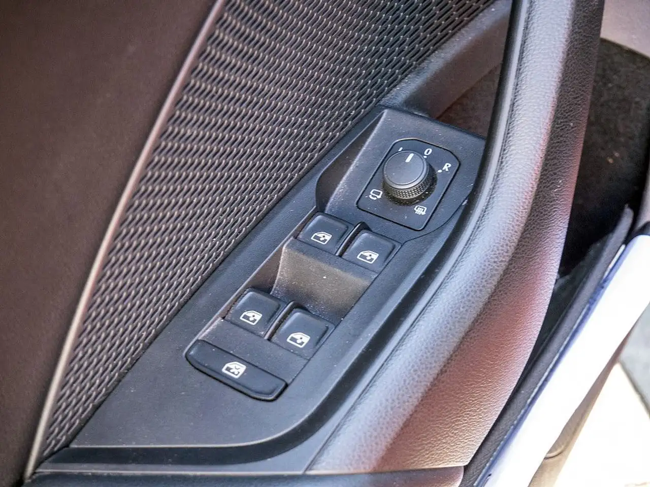 Skoda Octavia 1.5 TSI mHEV Sportline NAVI KAM ACC HUD — Vehicle gallery 17