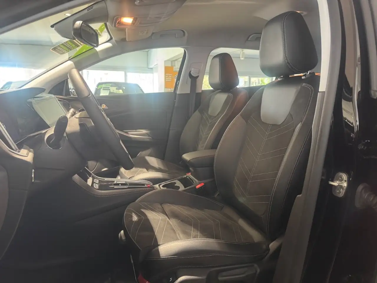 Opel Grandland 1.2 Turbo GS Line Alcantara+LED+Navi — Galería del vehículo 7