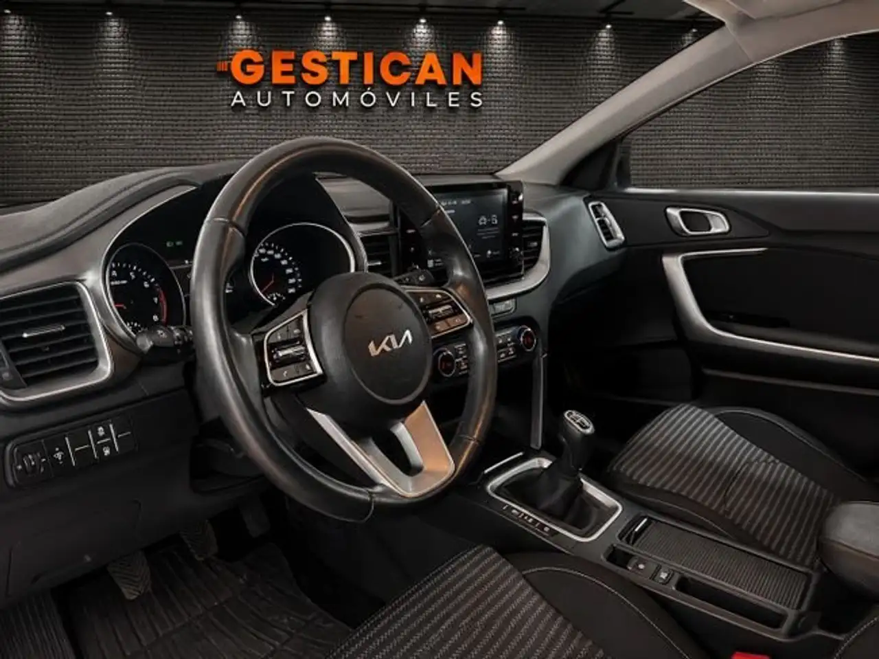 Kia XCeed 1.0 T-GDi Drive — Vehicle gallery 8