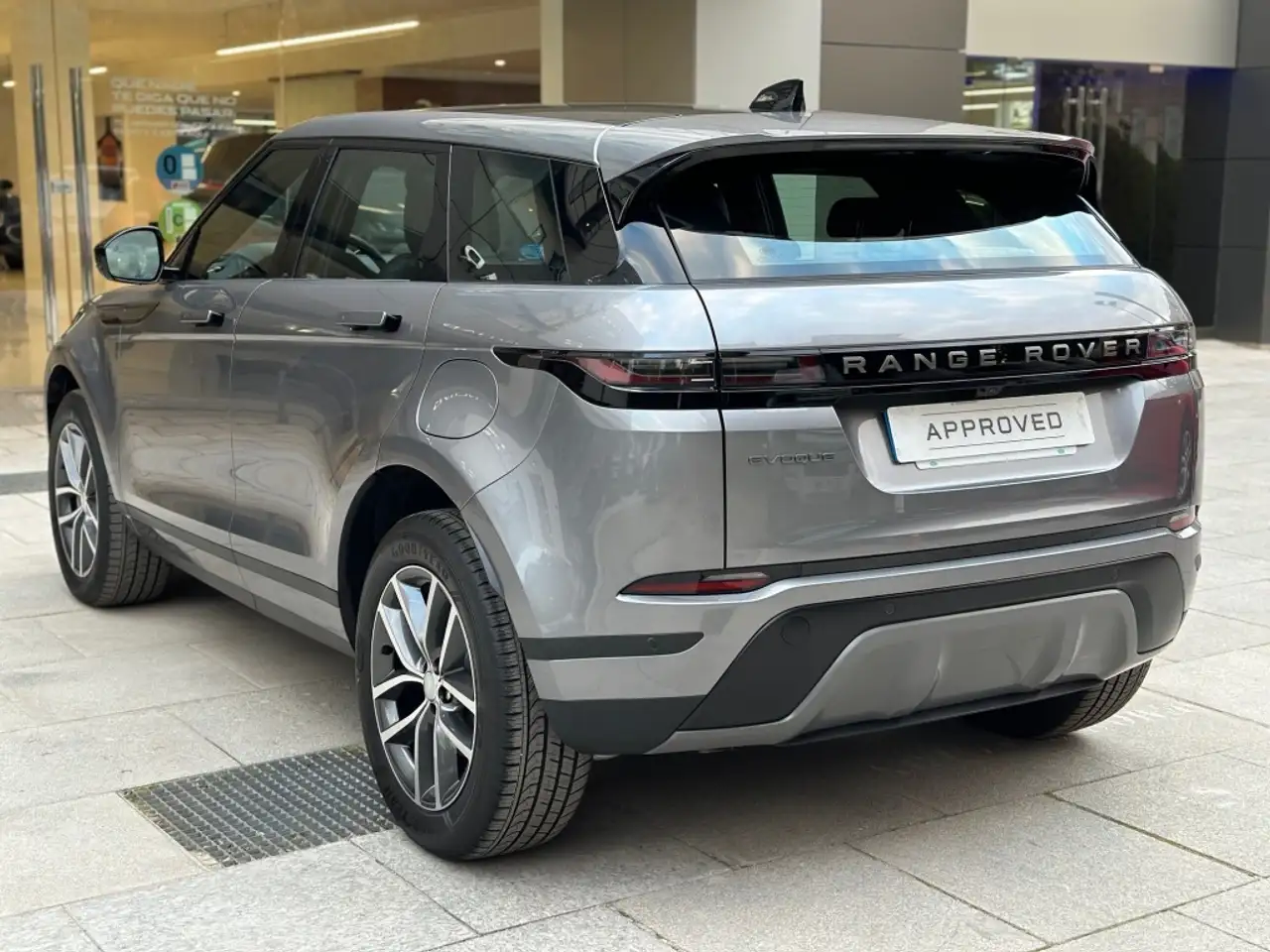 Land Rover Range Rover Evoque 1.5 I3 PHEV S AWD Auto — Vehicle gallery 8