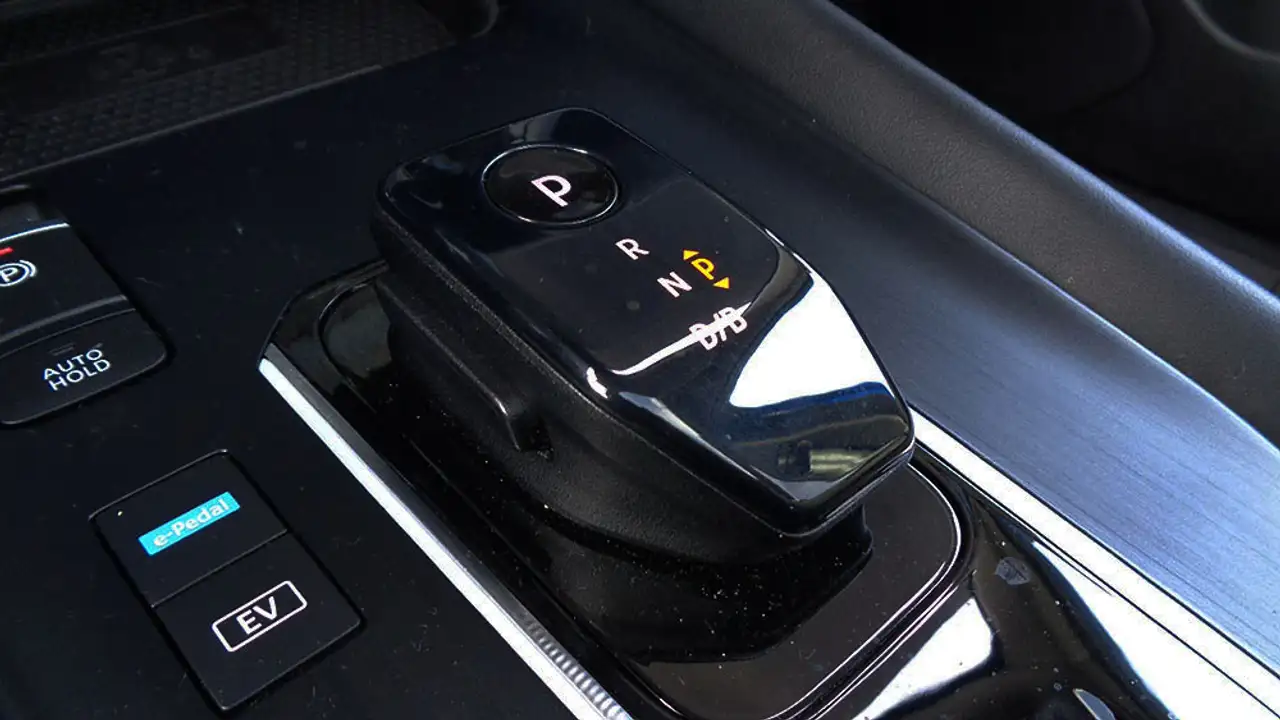 Nissan Qashqai E-POWER NCONECTA — معرض صور السيارة 13