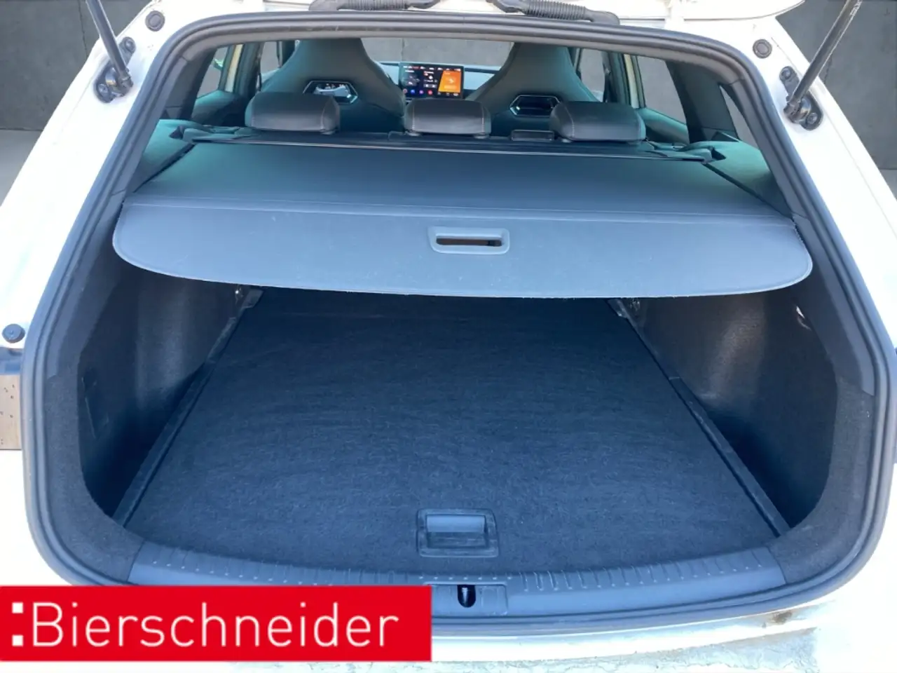 CUPRA Leon Sp. VZ 2.0 TSI DSG LED Navi Full Link PDC WP — Galería del vehículo 23