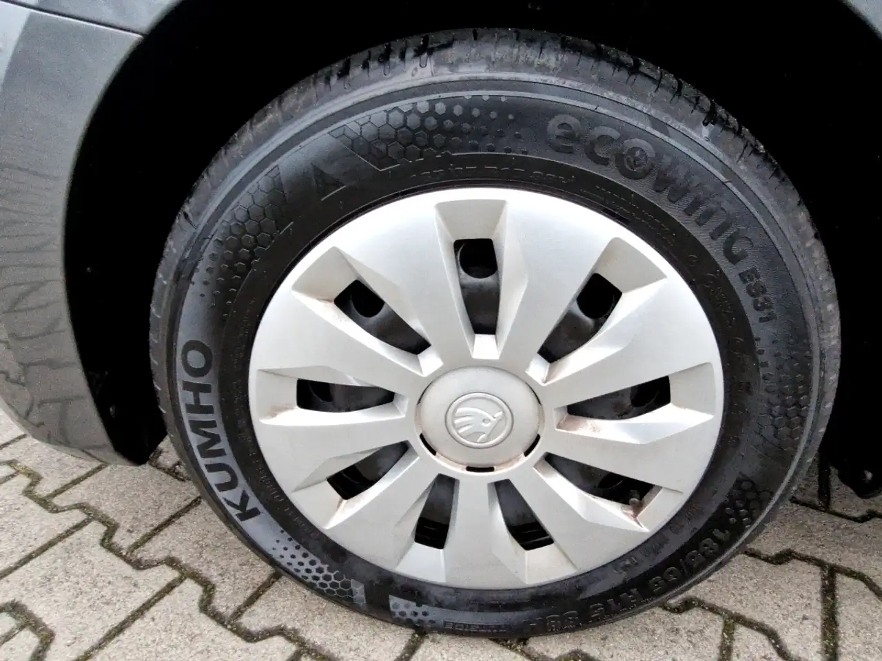 Skoda Fabia 1.0 MPI Selection LED Sitzhzg Klimaautomatik — معرض صور السيارة 15