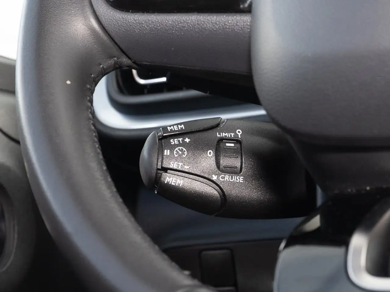 Citroen C3 1.2 PureTech 110 Max +CARPLAY+LED+KLI+ — معرض صور السيارة 7