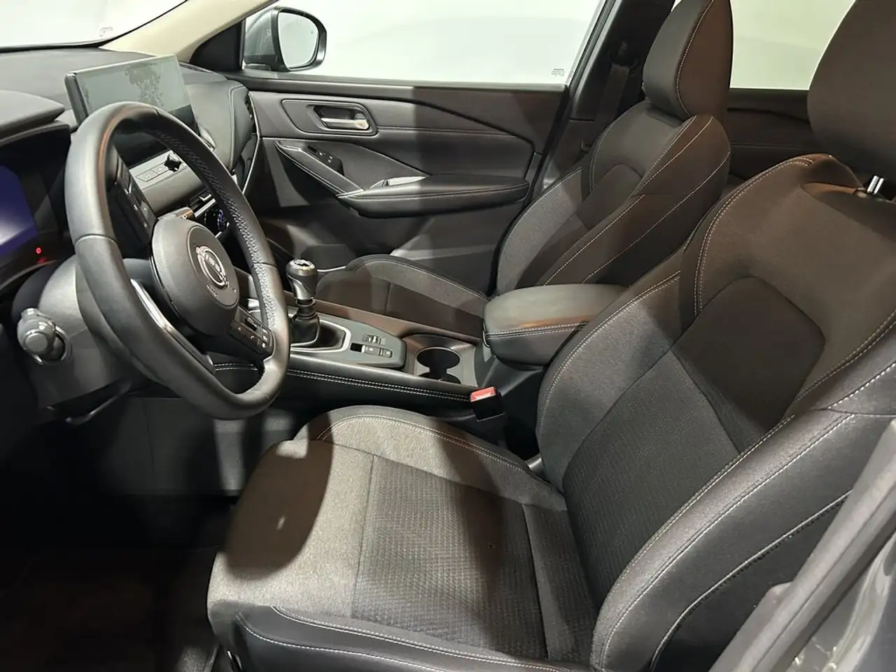 Nissan Qashqai 1.3 DIG-T mHEV 12V N-Connecta 4x2 103kW — Galería del vehículo 14