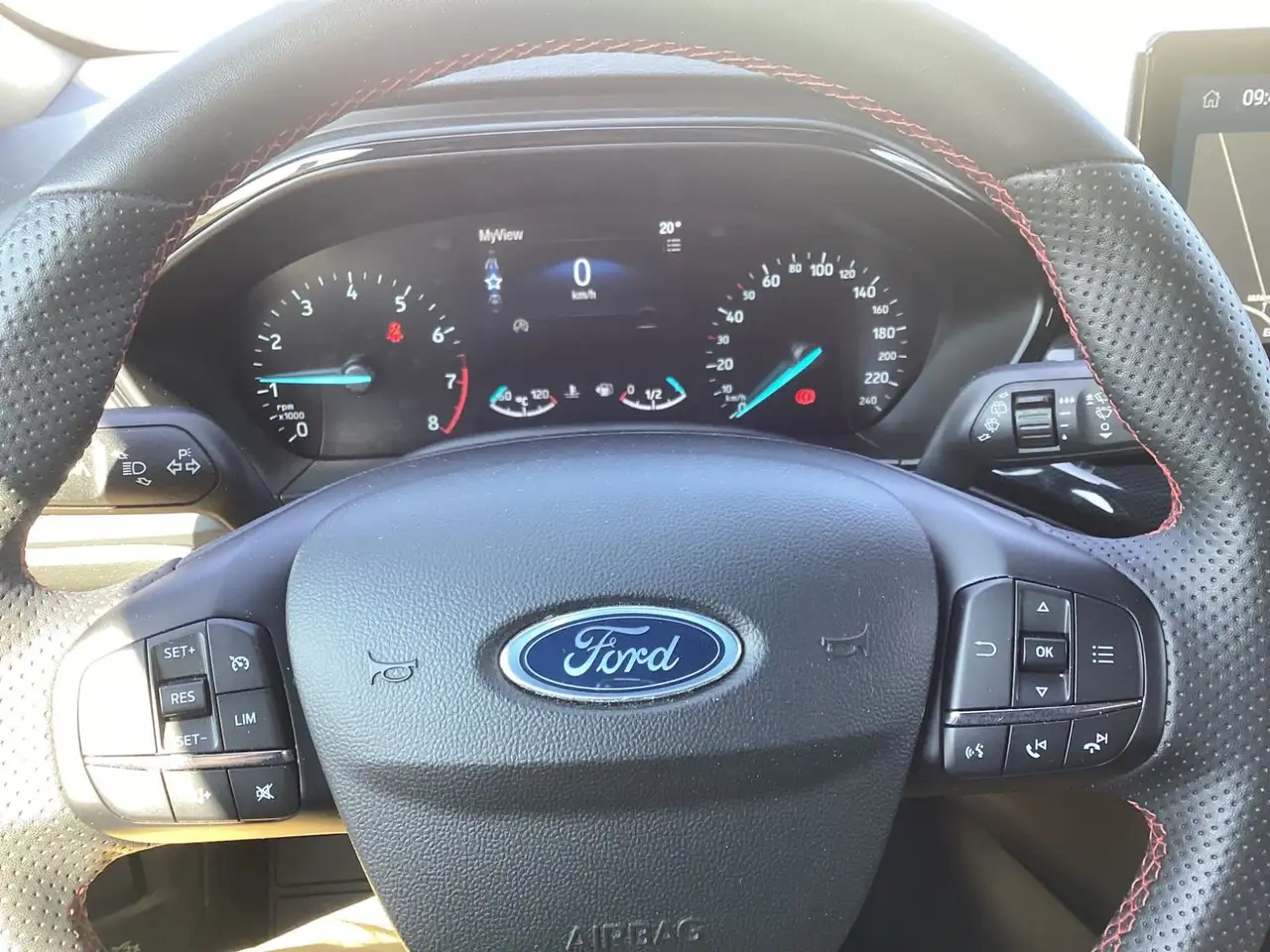 Ford Focus Turnier ST-Line*RFK*PP*LED*Winter-P.*Navi* — Vehicle gallery 13