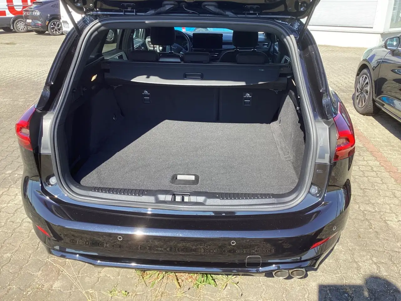 Ford Focus Turnier ST-Line*RFK*PP*LED*Winter-P.*Navi* — Vehicle gallery 7