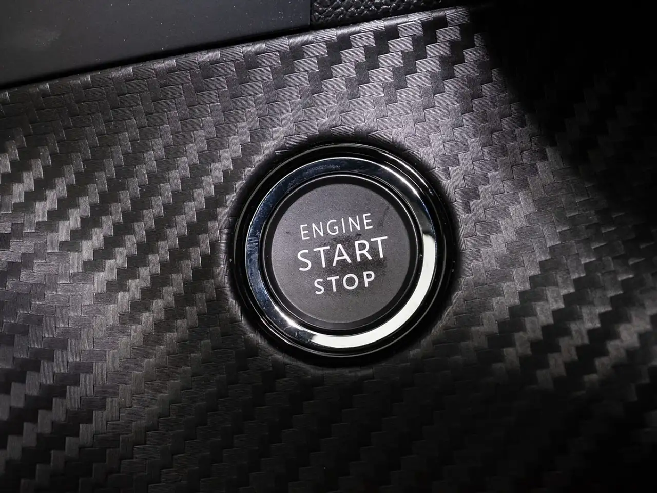 Peugeot 208 Active Eléctrico 136 — معرض صور السيارة 24