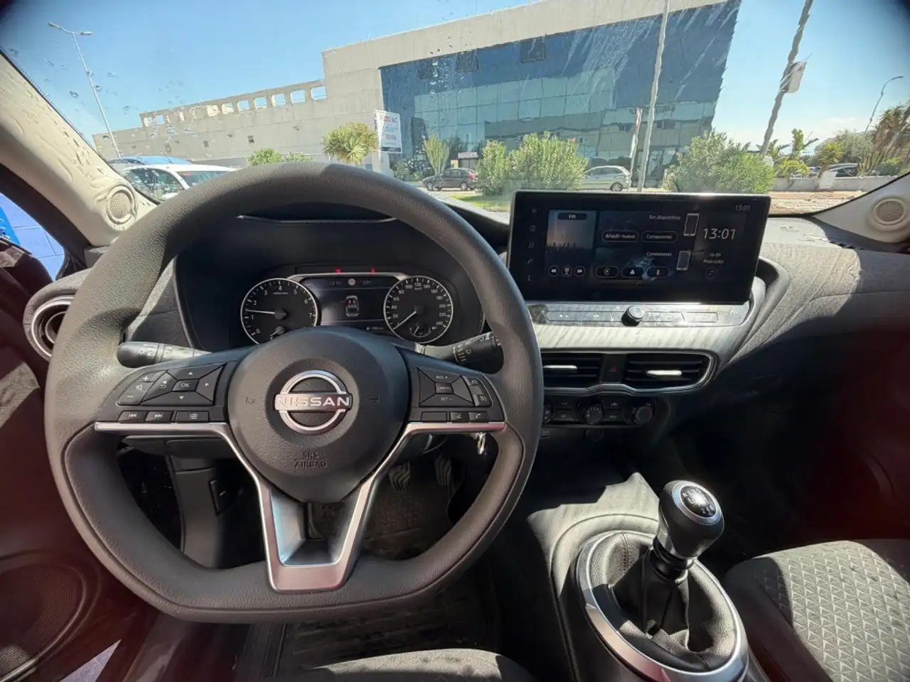 Nissan Juke 1.0 DIG-T Acenta 4x2 84kW — معرض صور السيارة 9
