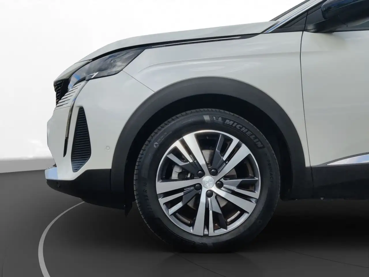 Peugeot 5008 Allure Pack PureTech 130 7-Sitzer Kamera 30 — Vehicle gallery 11