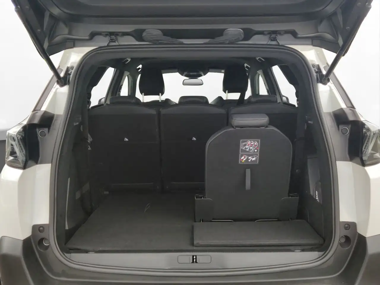 Peugeot 5008 Allure Pack PureTech 130 7-Sitzer Kamera 30 — Vehicle gallery 6