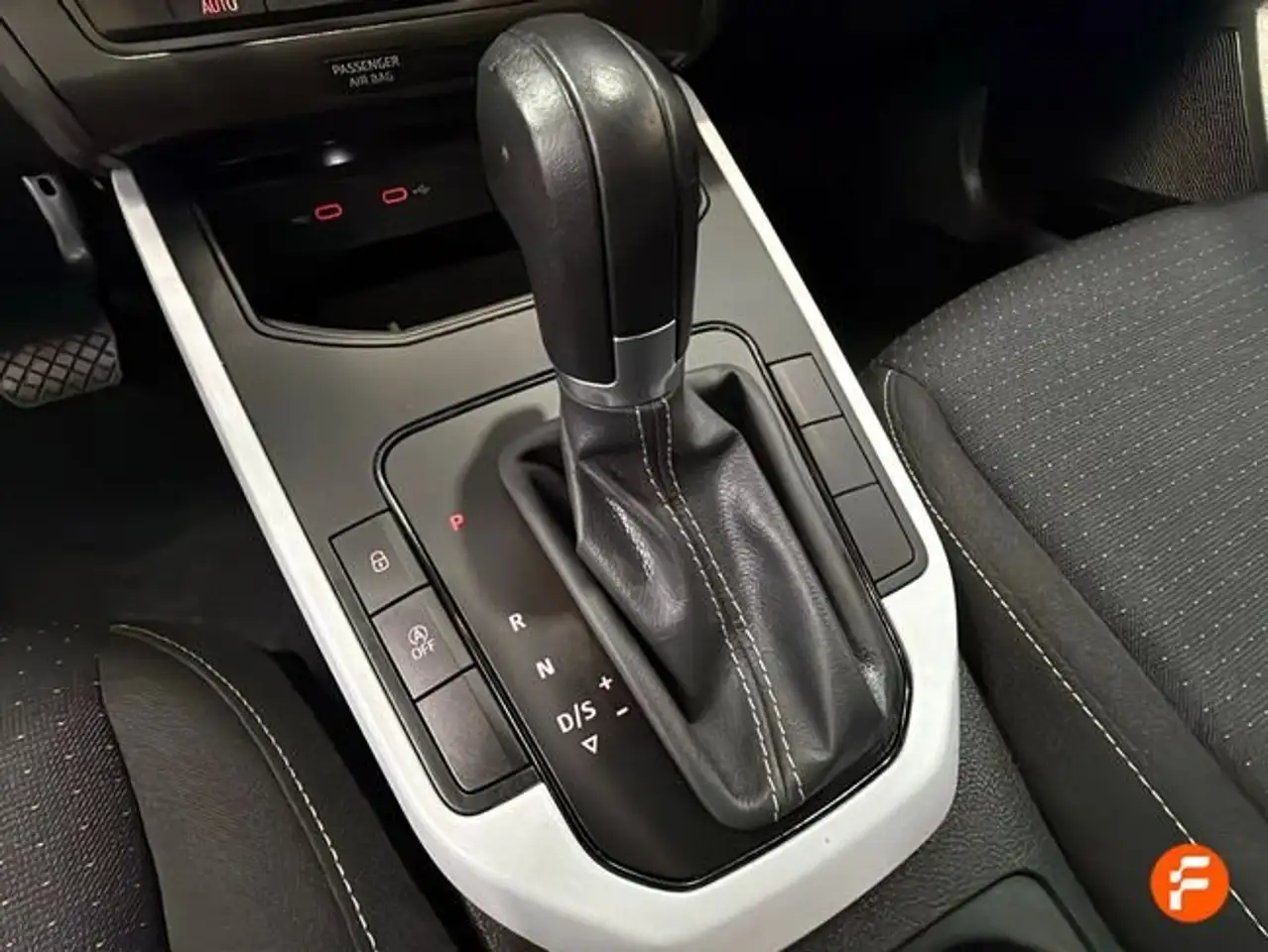 SEAT Arona 1.0 TSI 81kW DSG Style XL — معرض صور السيارة 25