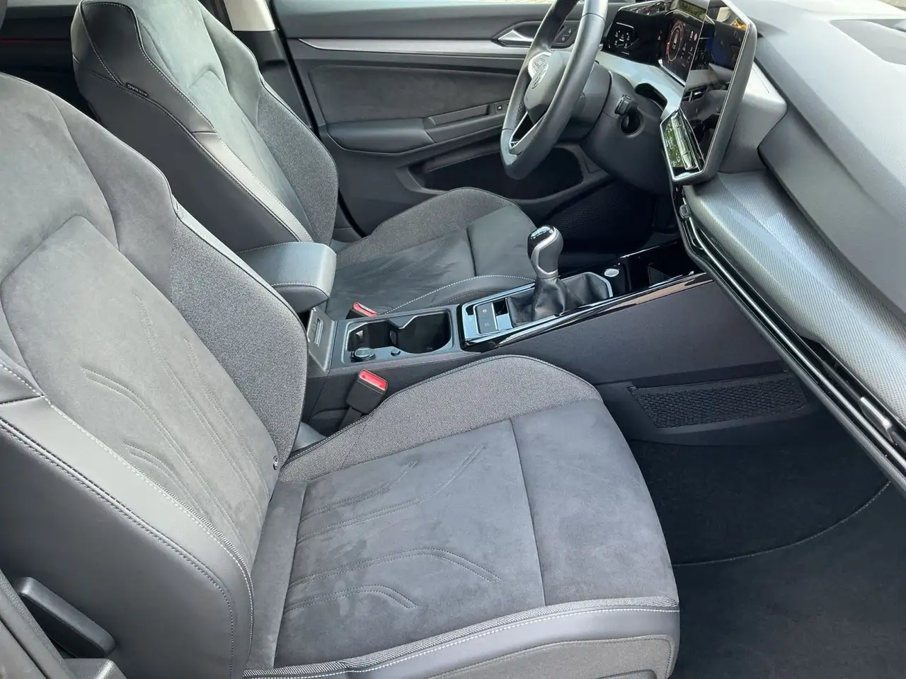 Volkswagen Golf 1.5 TSI STYLE LED+RFK+ACC+18"LM — Vehicle gallery 13