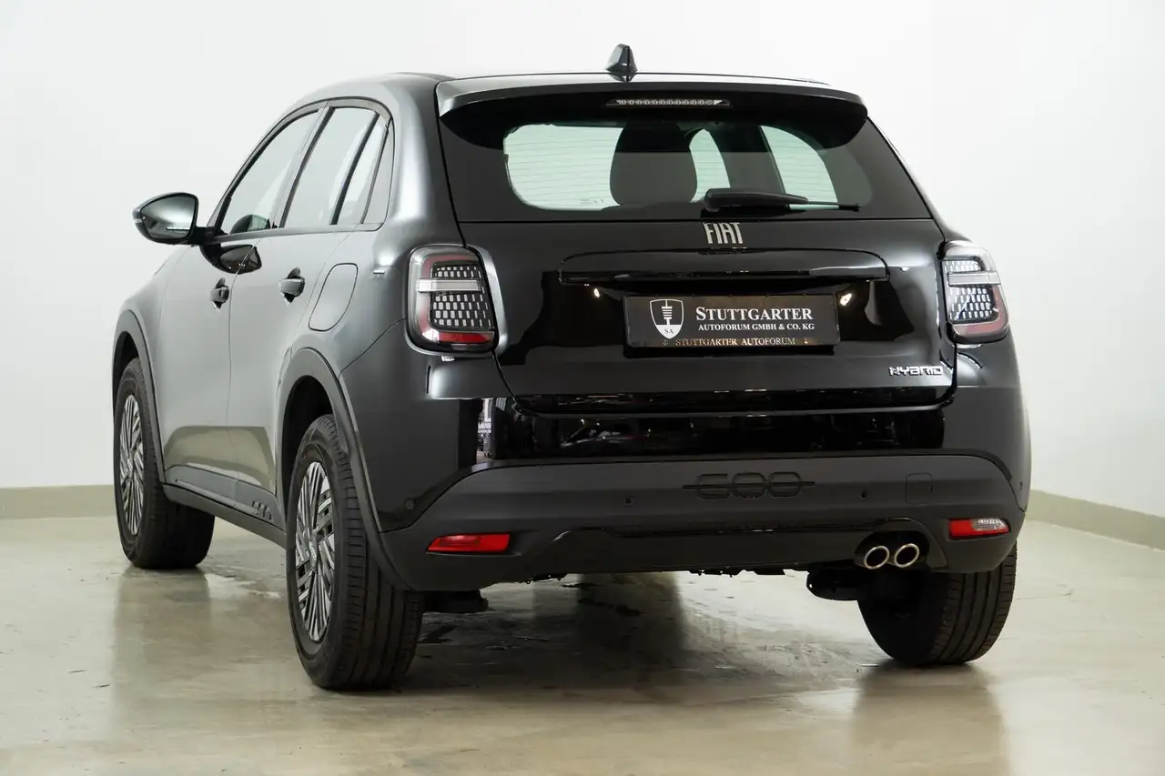 Fiat 600 Hybrid 125-Jahre-Edition ACC — Galería del vehículo 4