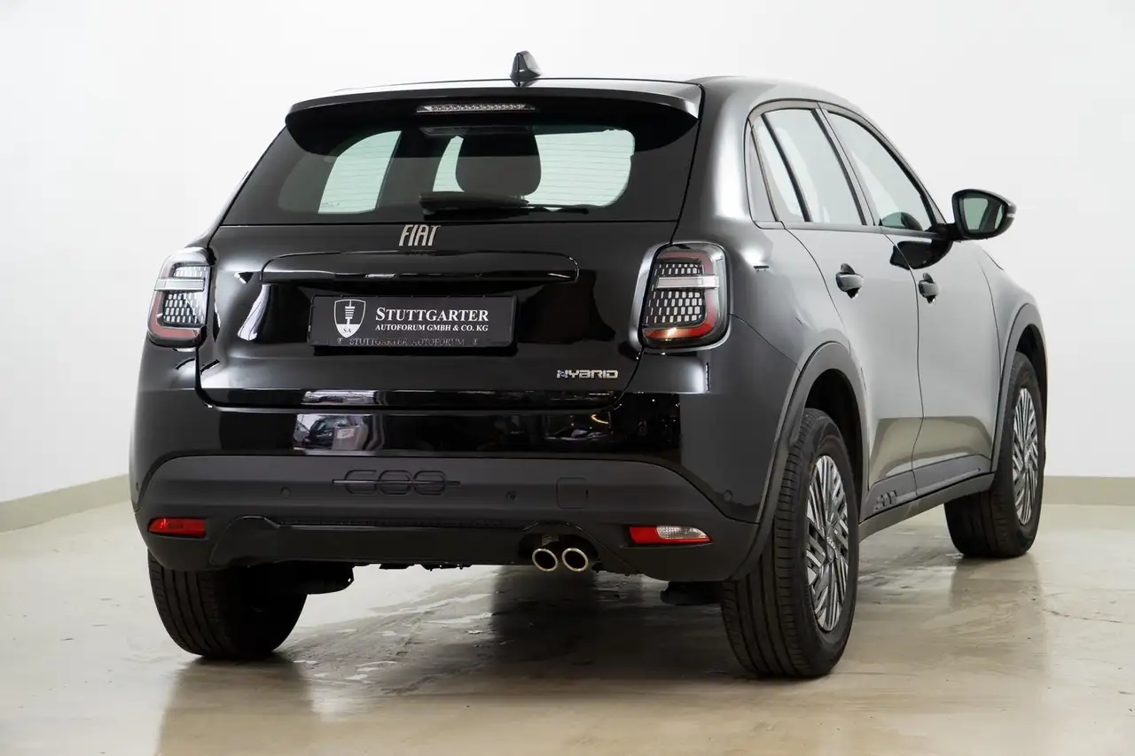 Fiat 600 Hybrid 125-Jahre-Edition ACC — Galería del vehículo 6