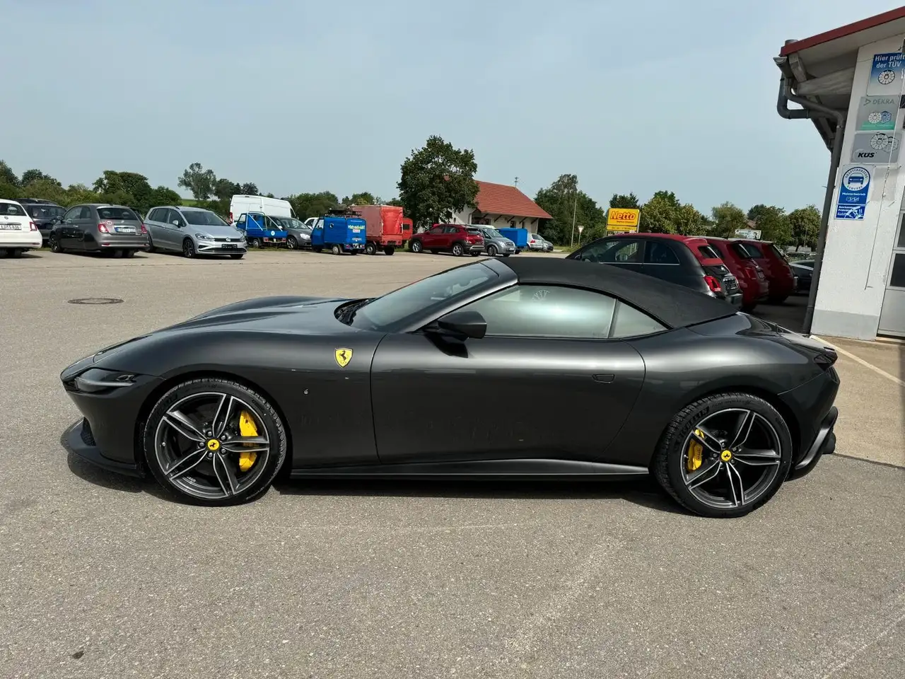 Ferrari Roma 3.9 T V8 Spider DCT, in CANNA DI FUCILE — معرض صور السيارة 4