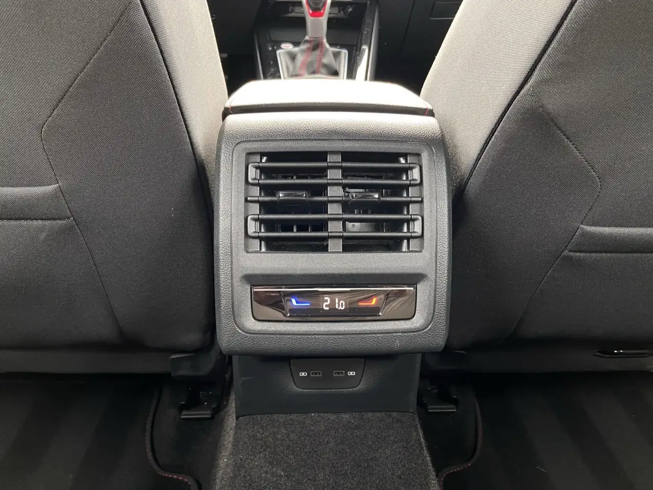 Volkswagen Golf GTI Golf VIII GTI 180kW DSG GTI *NAVI*KLIMA*LED* — معرض صور السيارة 21