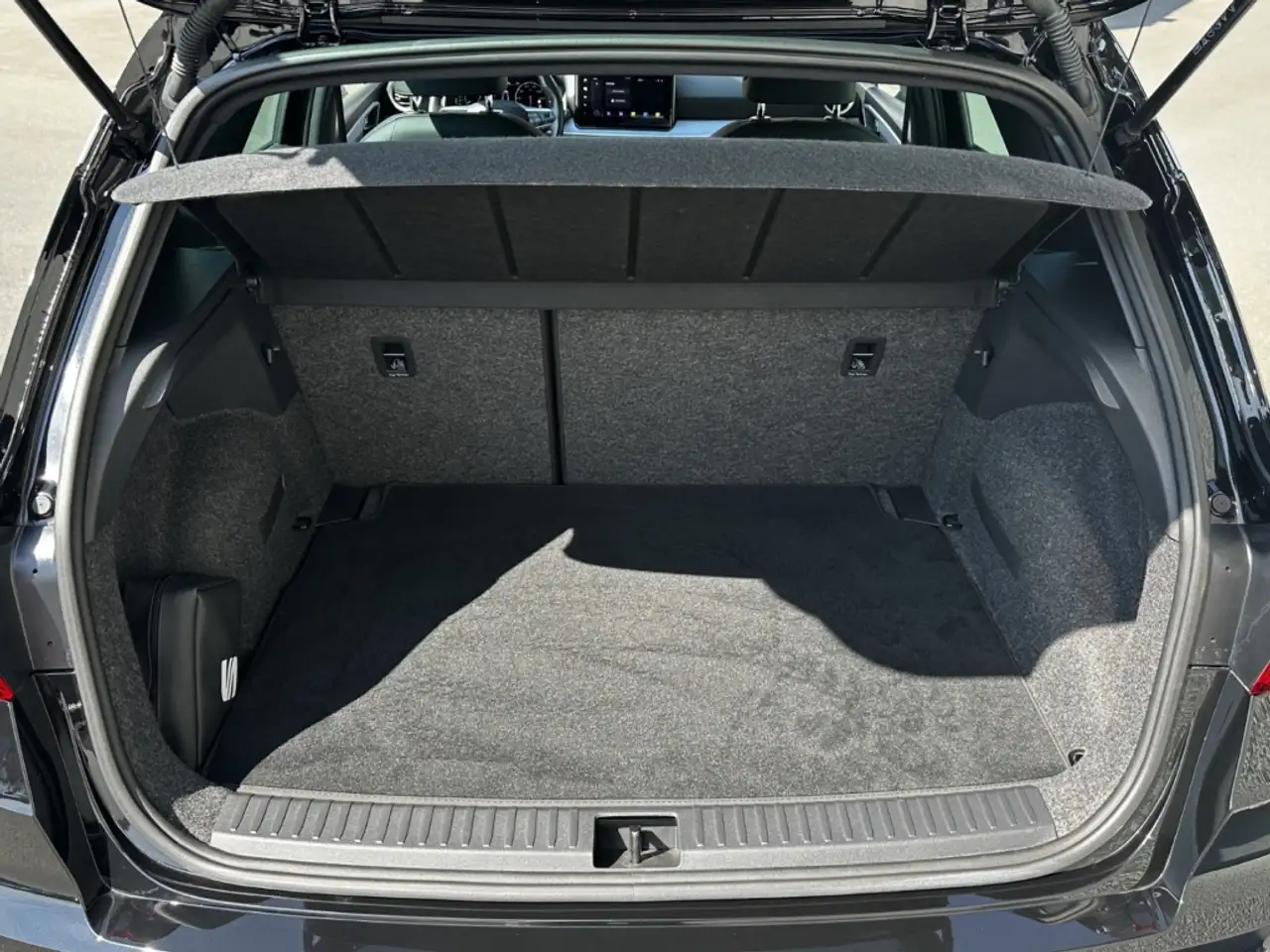 SEAT Arona 1.5 TSI DSG FR Pro ACC FullLink Navi LED 17Alu GJR — Galerie du véhicule 9