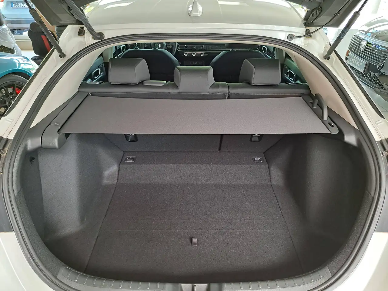 Honda Civic Civic e:HEV 2.0 i-MMD Hybrid Elegance — معرض صور السيارة 6