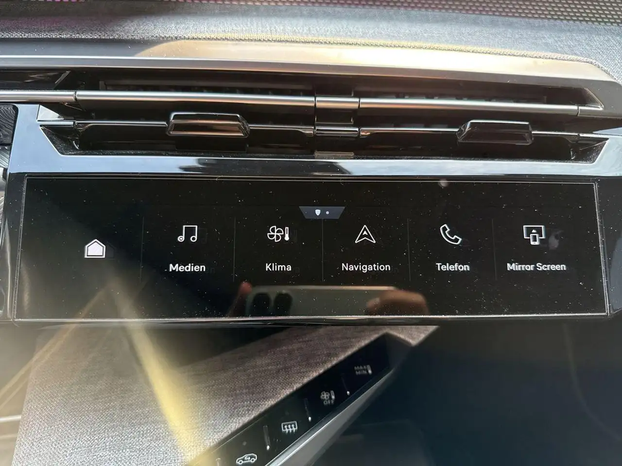 Peugeot 3008 GT Hybrid 136 e-DSC6 — معرض صور السيارة 17