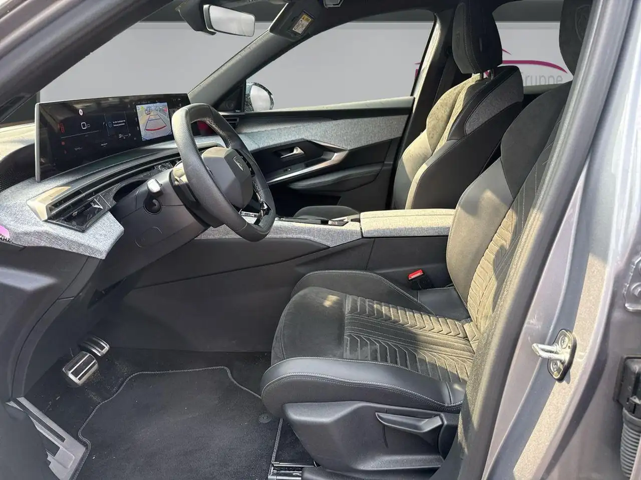 Peugeot 3008 GT Hybrid 136 e-DSC6 — معرض صور السيارة 9