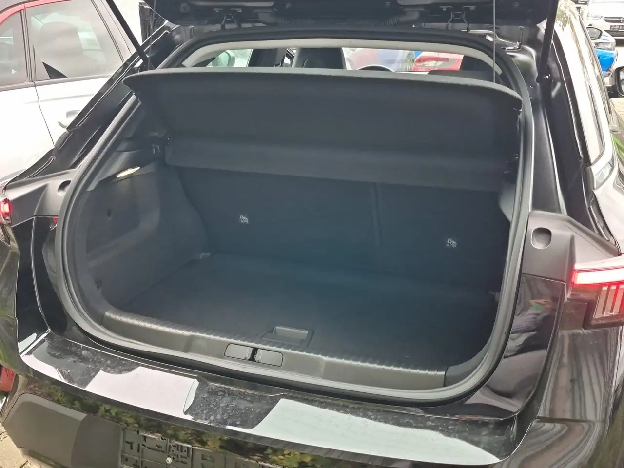 Opel Mokka 1.2 Elegance Navi+Kam.+LM+BT+Klima+Kamera — Galería del vehículo 16
