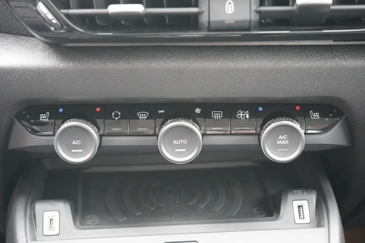 Citroen C4 1.2 12V e-THP Plus LED Navi ACC Totwinkel — معرض صور السيارة 18