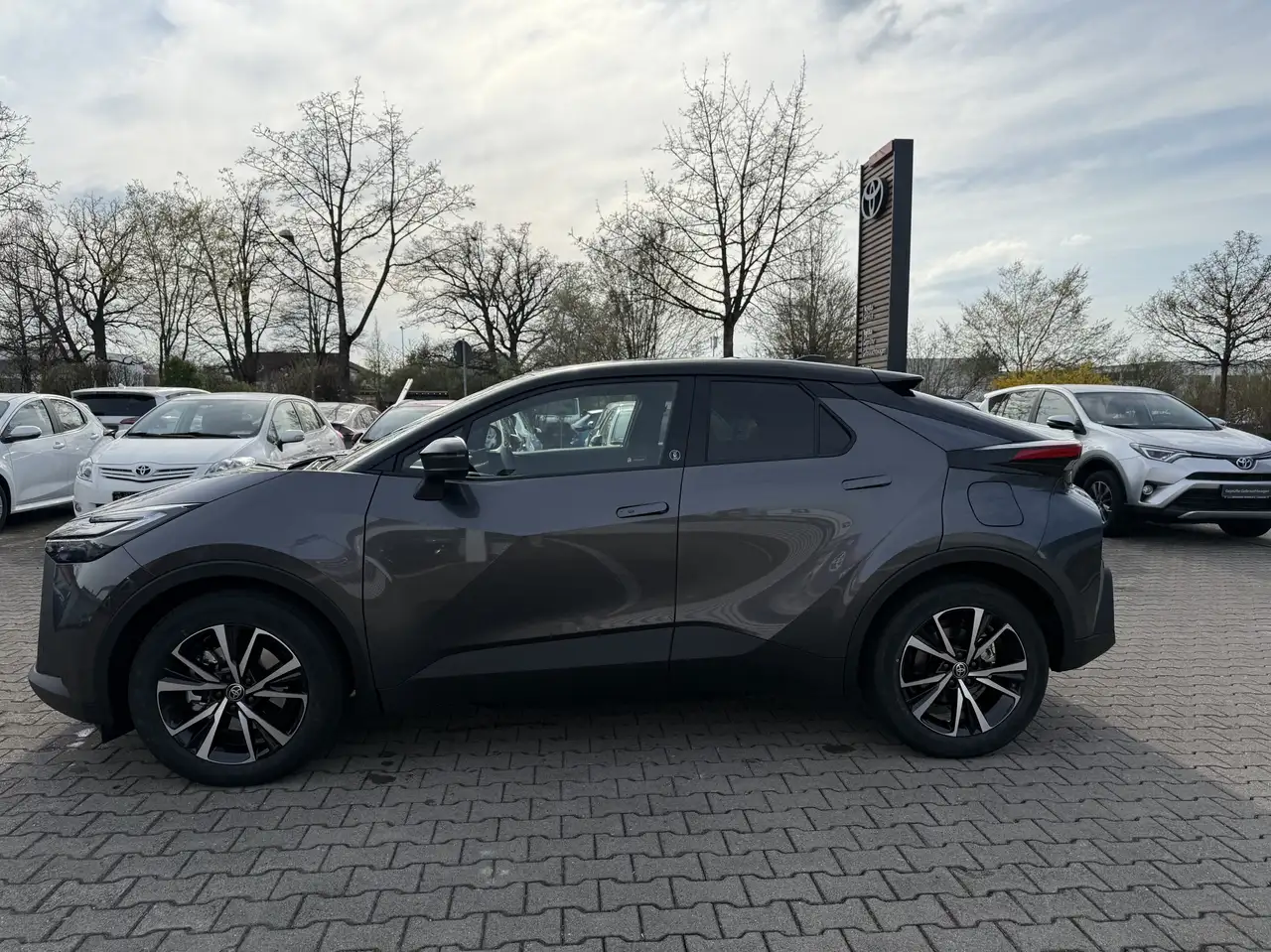 Toyota C-HR 2.0 Plugin-Hybrid Team Deutschland — معرض صور السيارة 5
