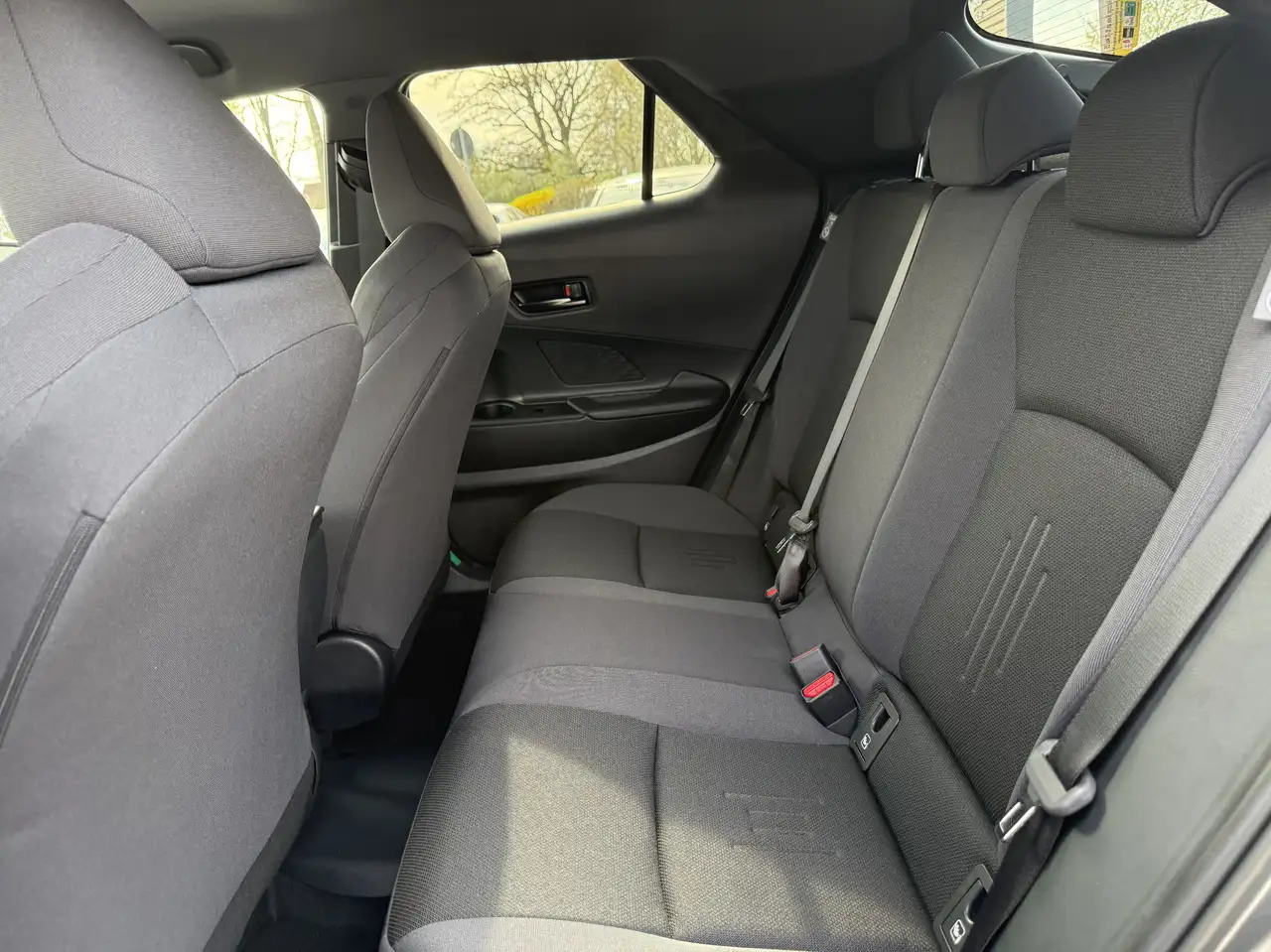 Toyota C-HR 2.0 Plugin-Hybrid Team Deutschland — معرض صور السيارة 10