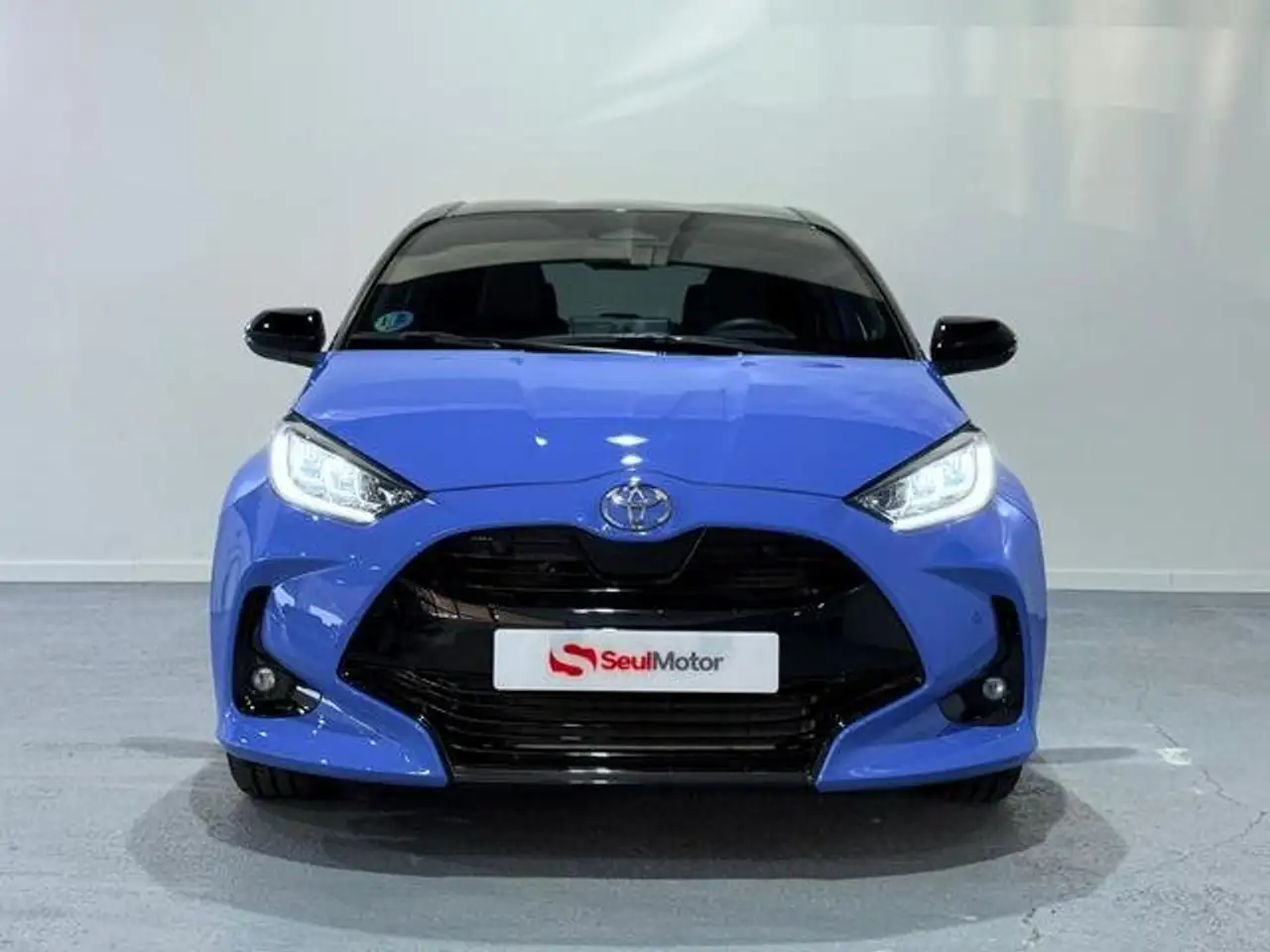 Toyota Yaris 130H 1.5 Premiere Edition — Vehicle gallery 27