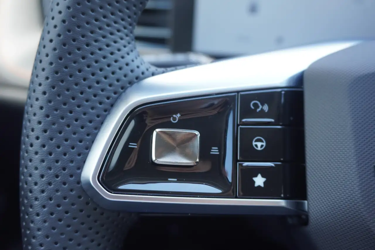 MG HS 1.5 T-GDI Luxury Aut. LED ACC Navi 360° — Galería del vehículo 28