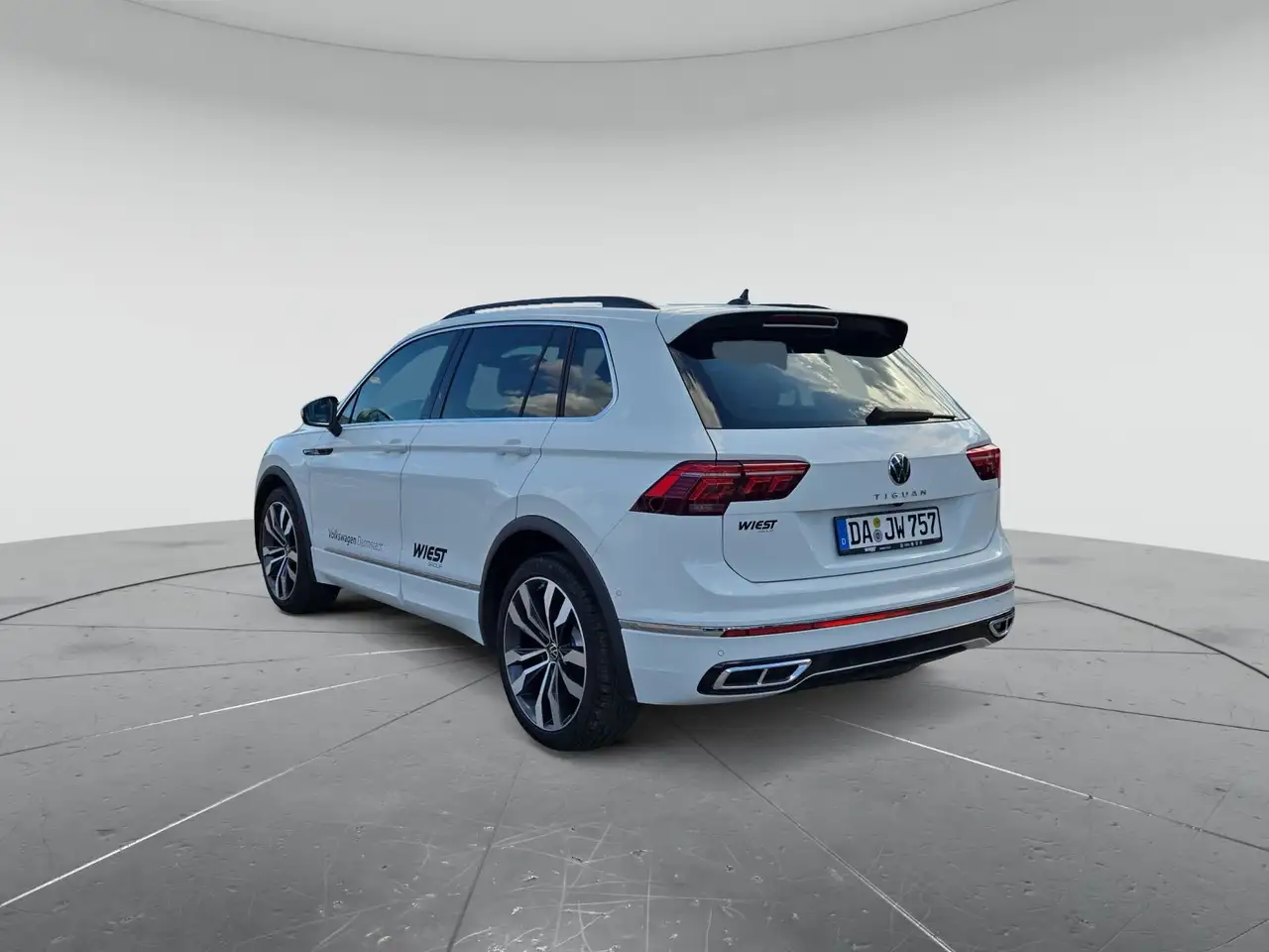 Volkswagen Tiguan R-Line 1.5 l TSI DSG, LEDER/MATRIX/360°VI — Galería del vehículo 3