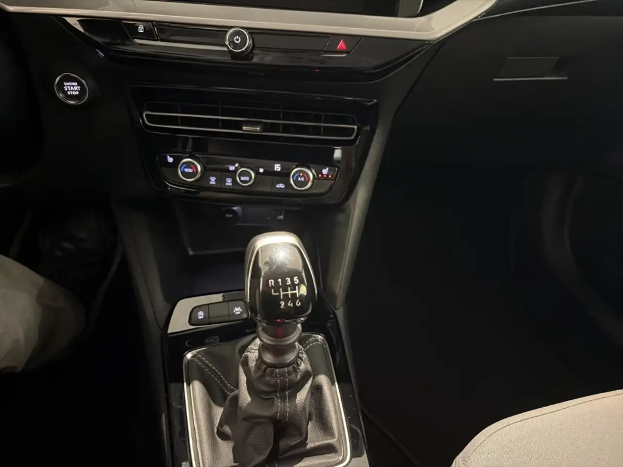Opel Mokka Elegance Navi Klimaautom PDC v+h Kamera SHZ LHZ — معرض صور السيارة 14