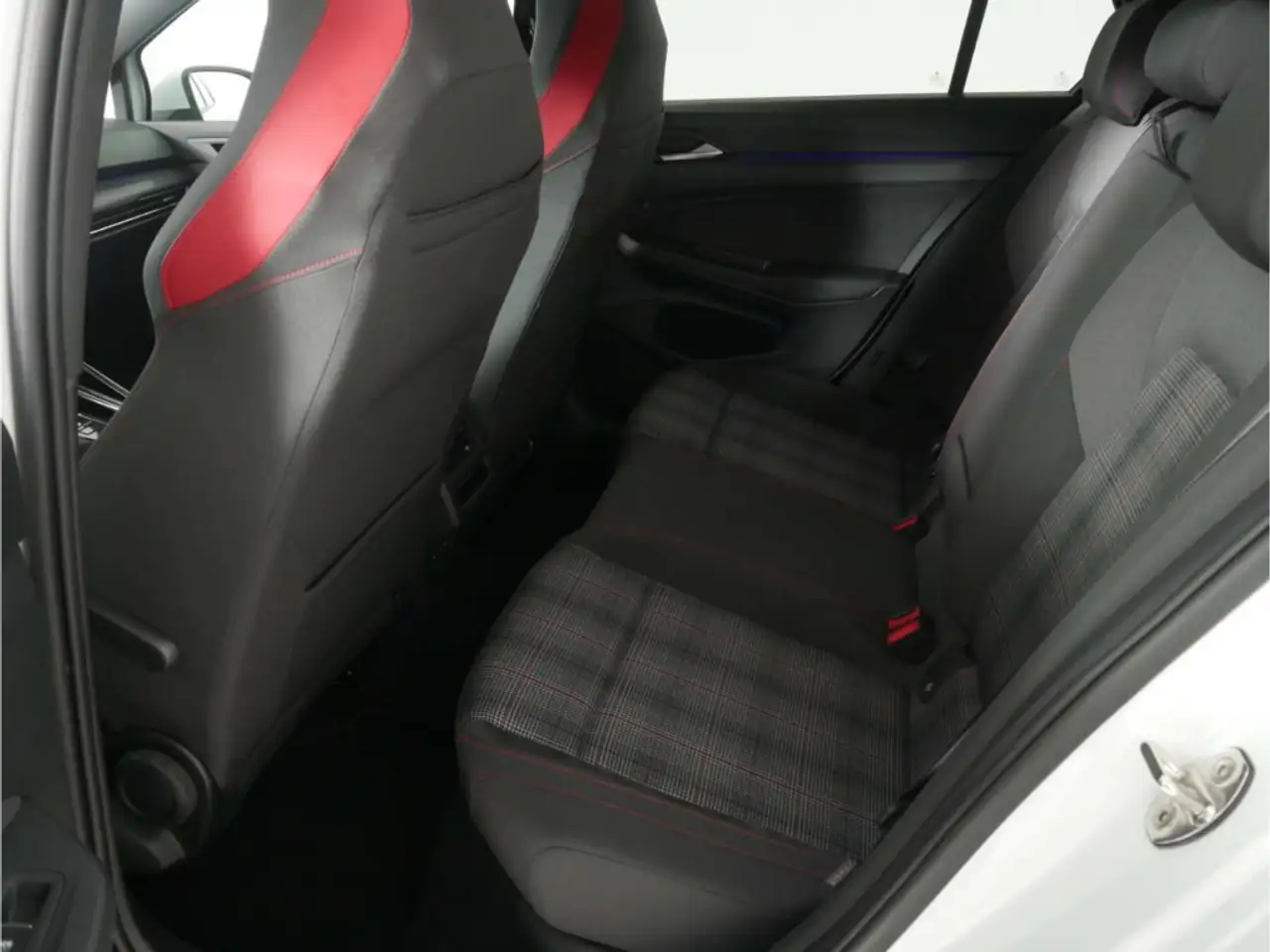 Volkswagen Golf GTI 2.0 TSI DSG LED/ACC/SH/Klima/PDC — معرض صور السيارة 13