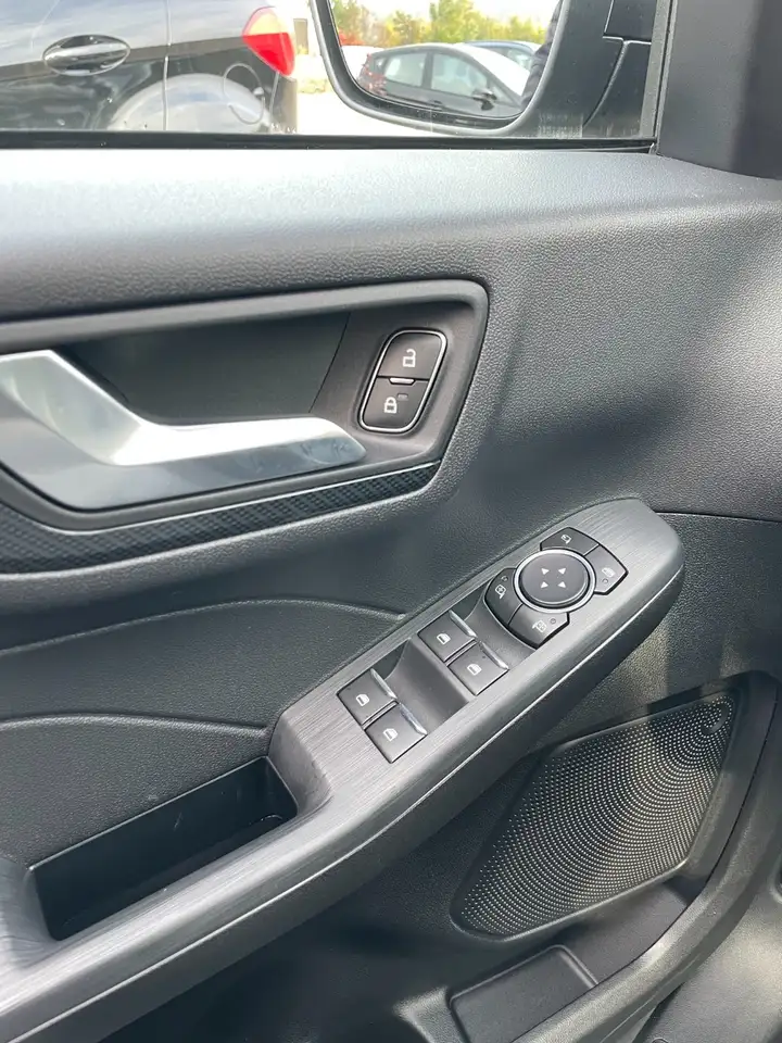 Ford Kuga 1.5 EcoBoost ST-Line ACC/Navi/RFK/BLIS — Galerie du véhicule 23