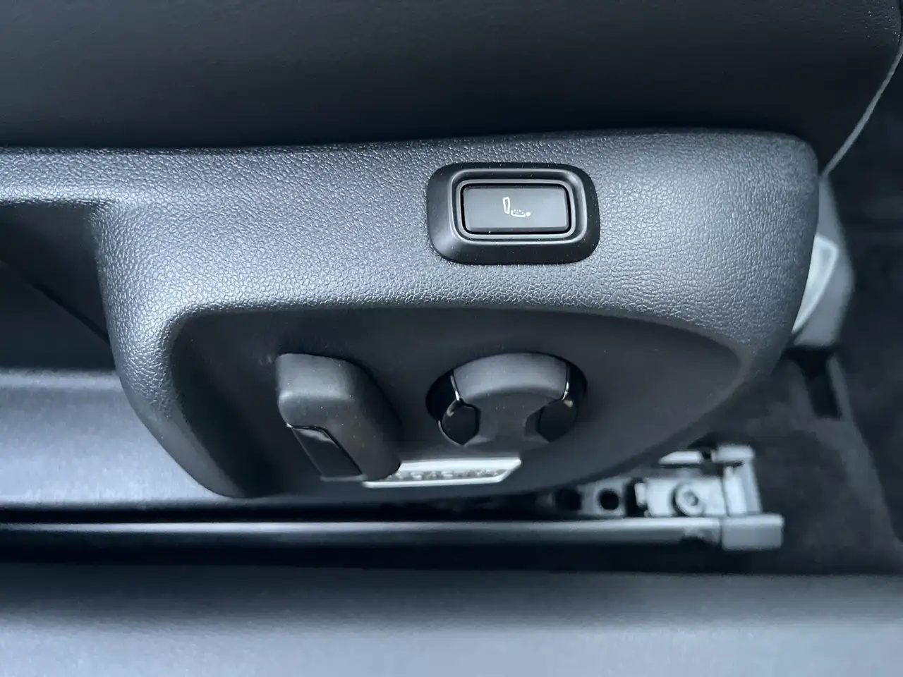 Volkswagen Passat Variant 1.5 eTSI Business IQ 360 AHK LM17 — Galería del vehículo 8
