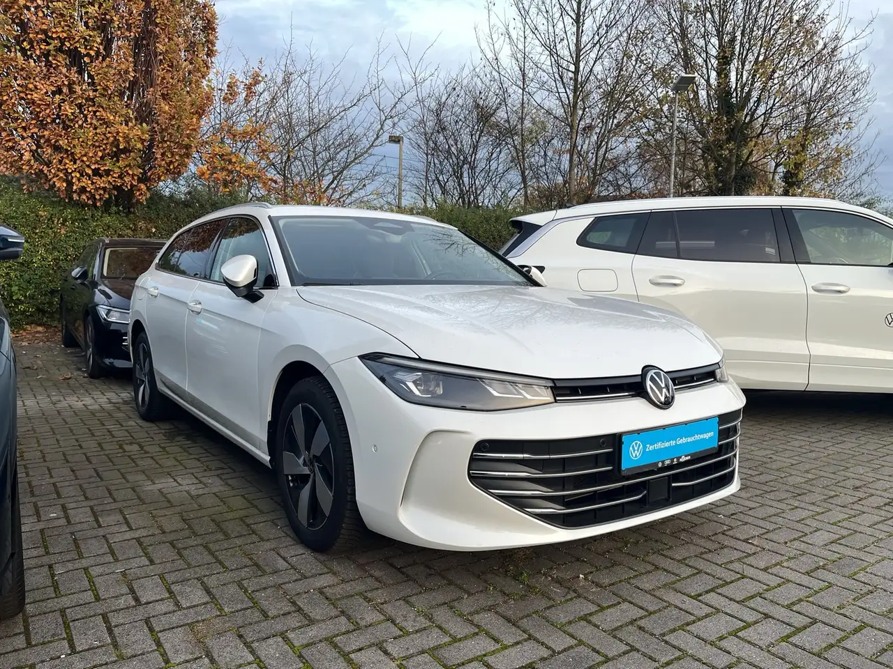 Volkswagen Passat Variant 1.5 eTSI Business IQ 360 AHK LM17 — Galería del vehículo 2