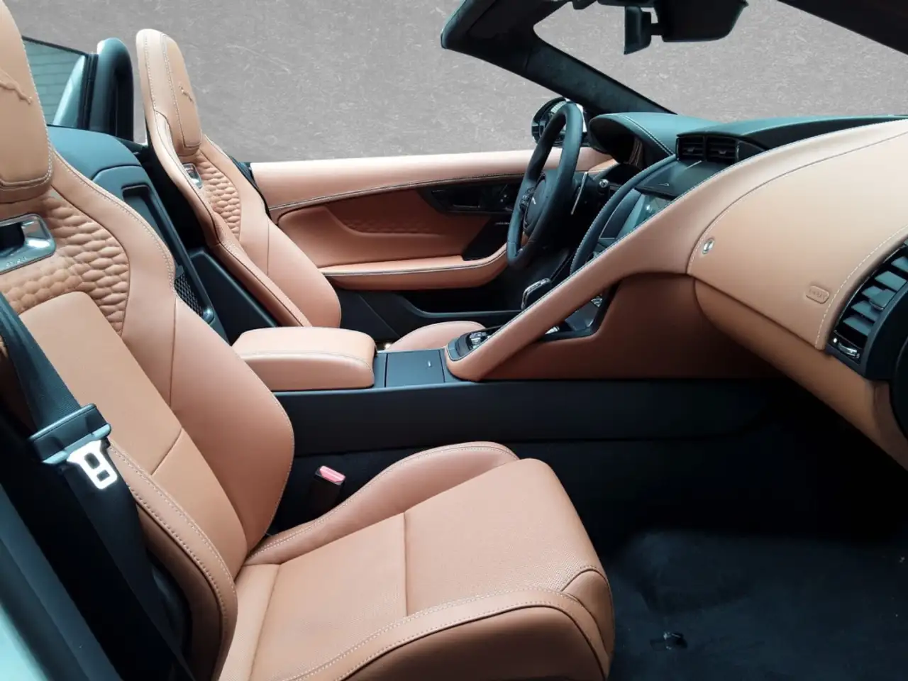 Jaguar F-Type Cabrio P575 AWD R75 Bremssättel rot Klima Paket — معرض صور السيارة 3