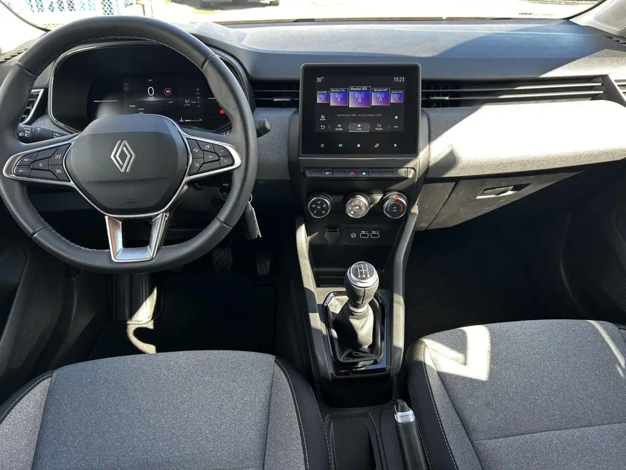 Renault Clio SCe65 Evolution Tempomat Klima Apple PDC LED — Galería del vehículo 11