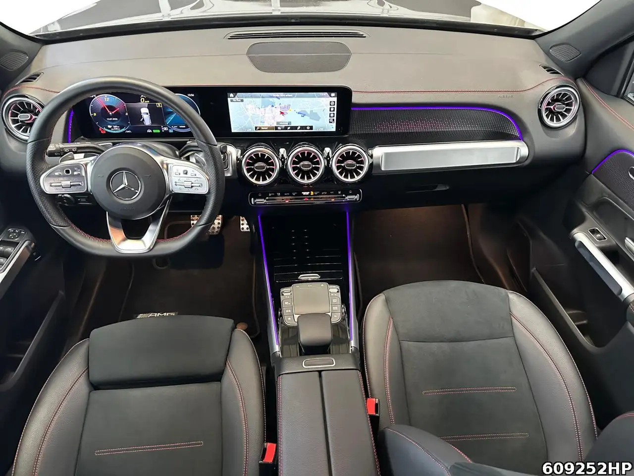 Mercedes-Benz EQB 350 4M AMG Night LED DISTRONIC KEYLESS 18" — Galería del vehículo 12