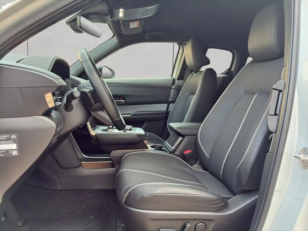 Mazda MX-30 e-SKYACTIV EV MAKOTO — Galería del vehículo 11