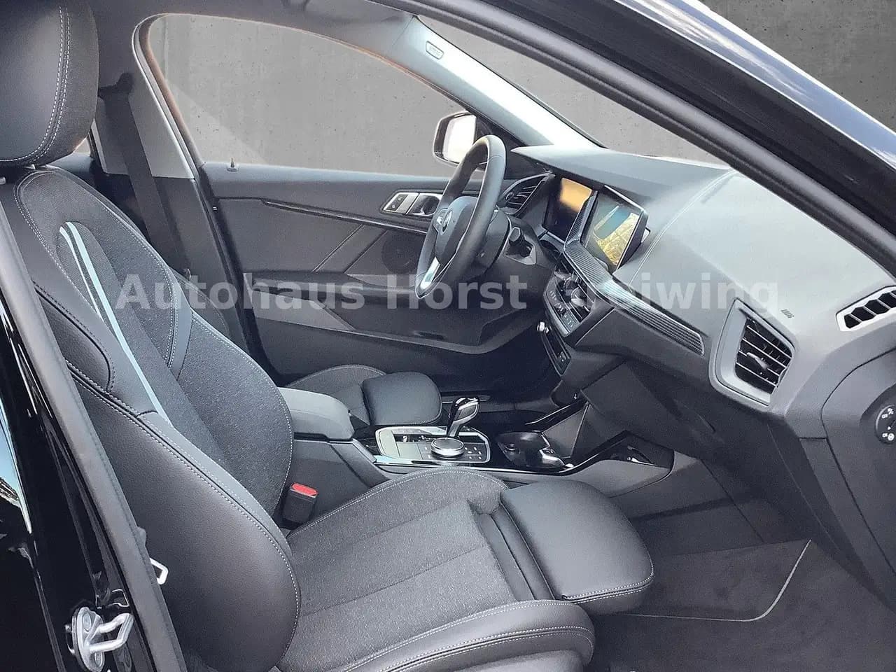 BMW 118 i AT Sport Line Navi-Prof. Touchscreen PDC — معرض صور السيارة 11