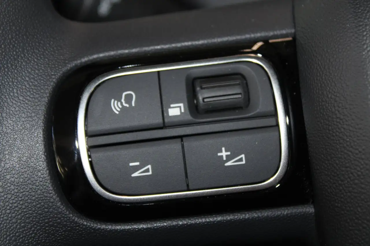 Citroen C3 PureTech YOU! 5-trg LED KLIMA PDC DAB Touch — Vehicle gallery 17