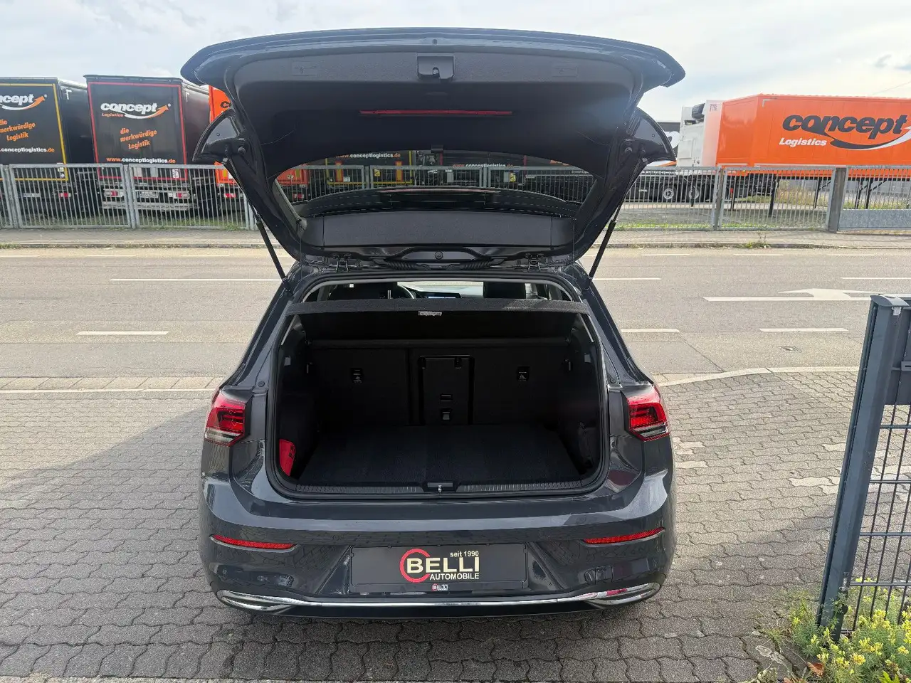 Volkswagen Golf VIII Lim. Move 1.0 TSI FINANZIERUNG — Vehicle gallery 14