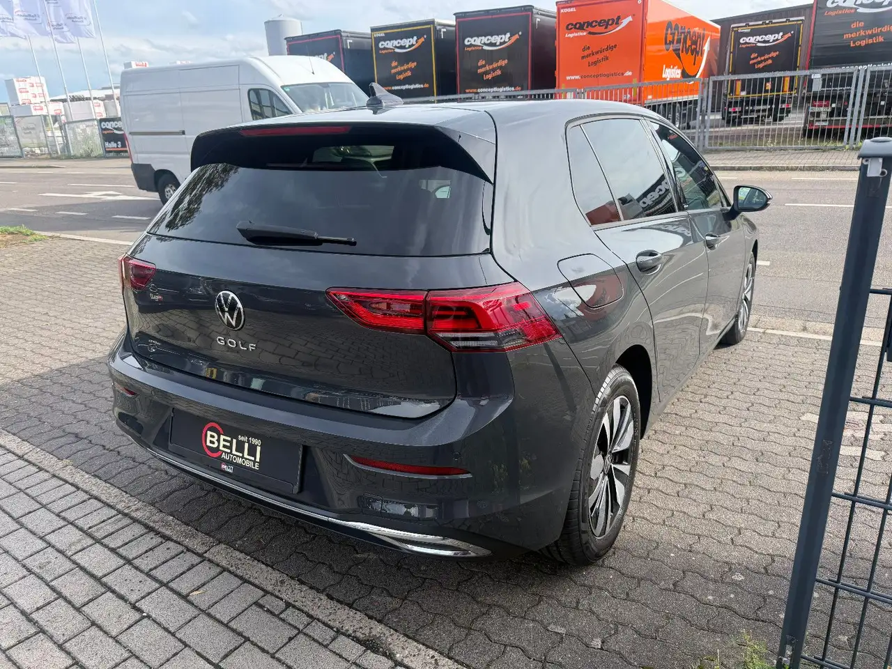 Volkswagen Golf VIII Lim. Move 1.0 TSI FINANZIERUNG — Vehicle gallery 5