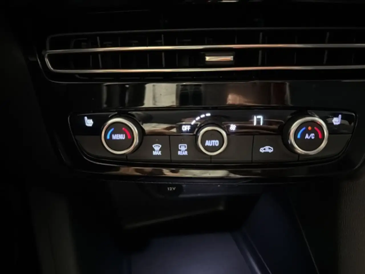 Opel Mokka 1.2 Elegance LED - Apple Carplay - Kessy - ACC — Galerie du véhicule 21