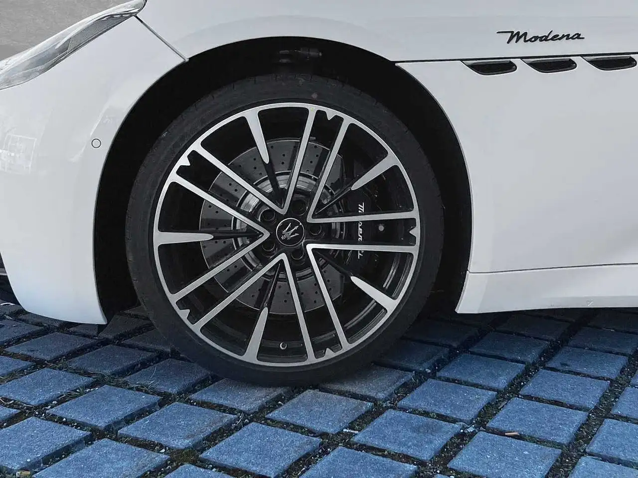 Maserati GranTurismo Modena - Maserati Regensburg — Galerie du véhicule 9
