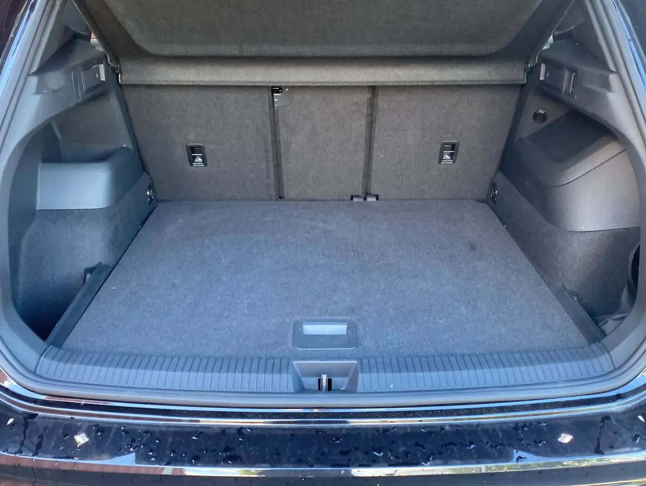 Volkswagen Tiguan 1.5 eTSI DSG R-Line*BlackStyle*HD Matrix* — Vehicle gallery 12